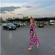 Soy una persona cercana, alegre y empática. Doy clases a niños que necesitan motivación y organización para disfrutar aprendiendo